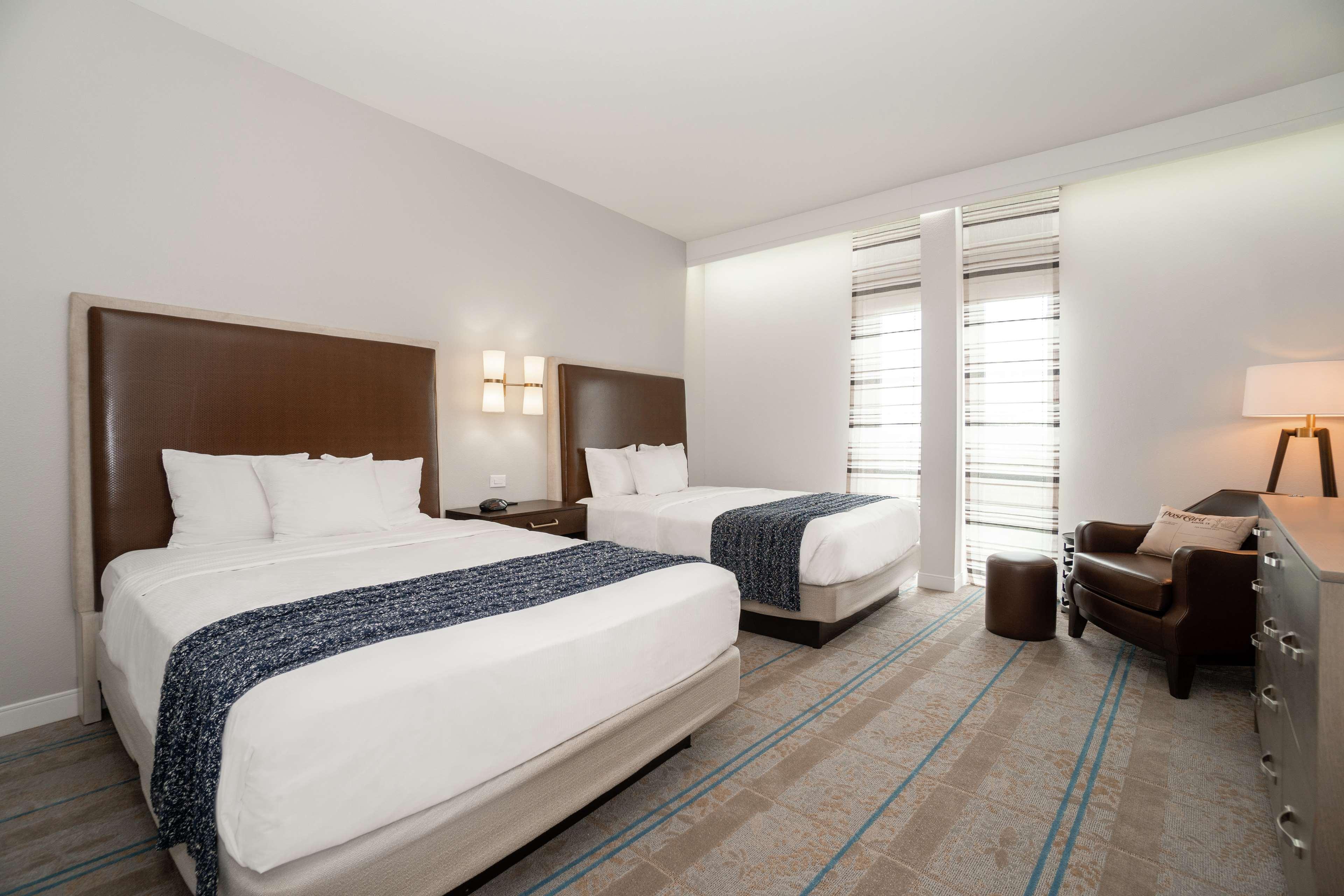 Hilton Airport 3*