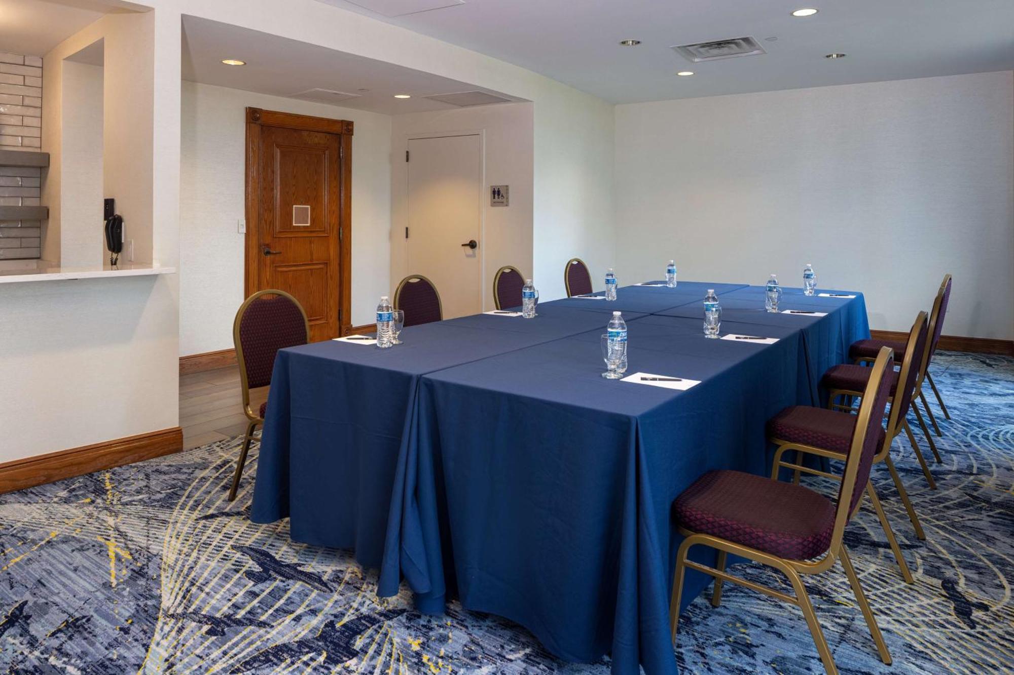 Hilton Airport Hotel Austin
