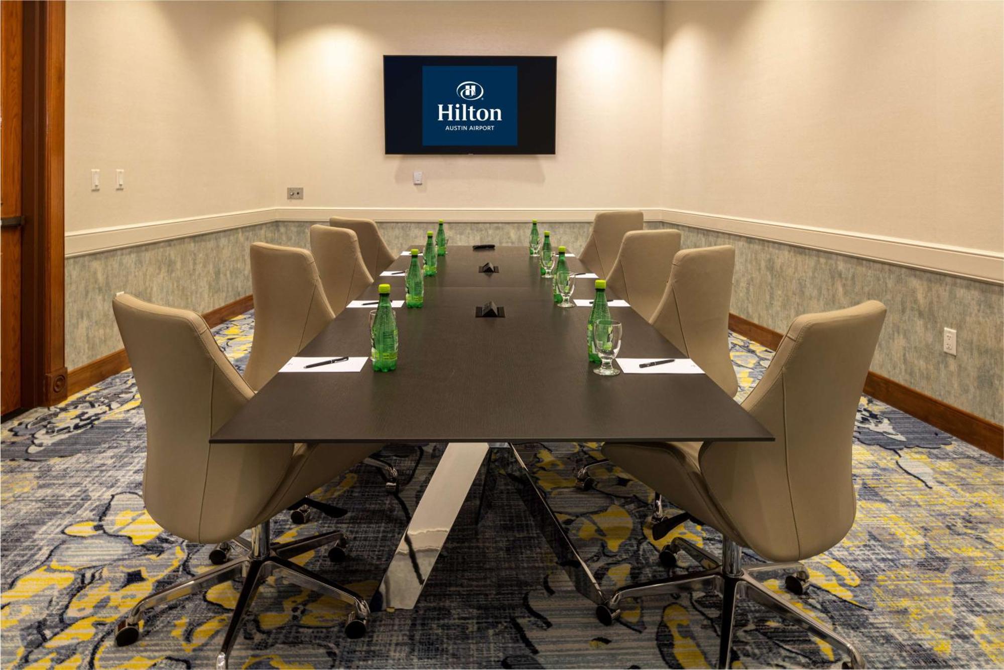 Hilton Airport Hotel 3*
