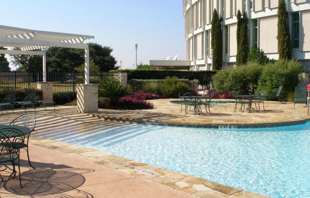 Hilton Airport Hotel 3*